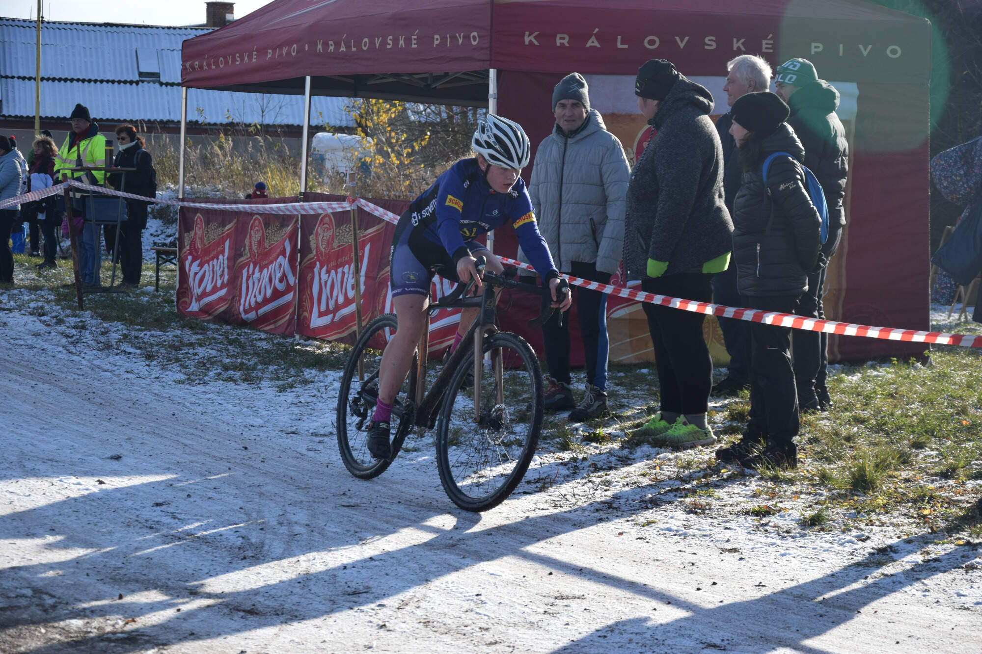 Za Terkou v šedé bundě Jiří Dubec, zakládající člen ACS Vrbno