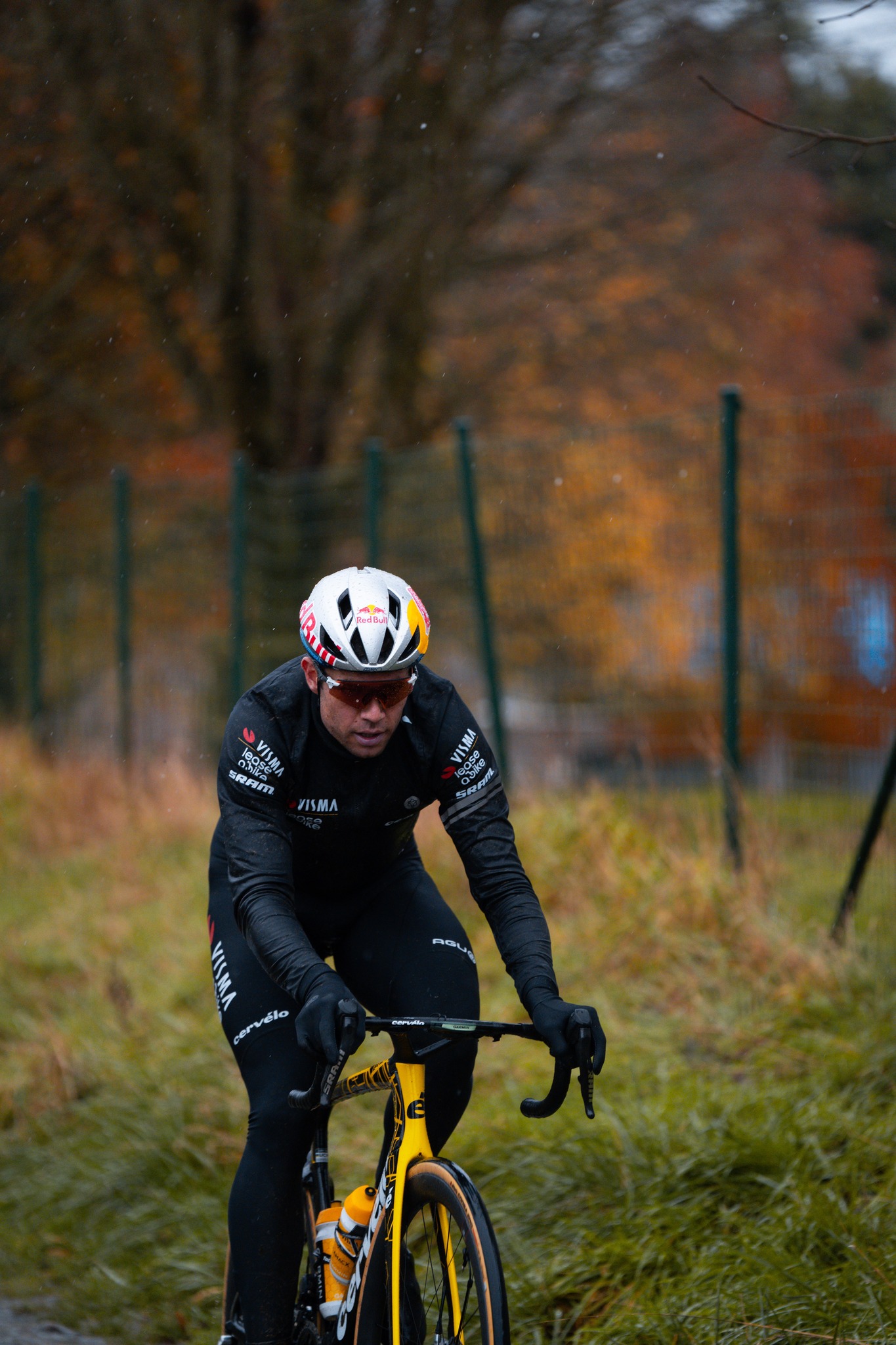 Wout van Aert už trénuje