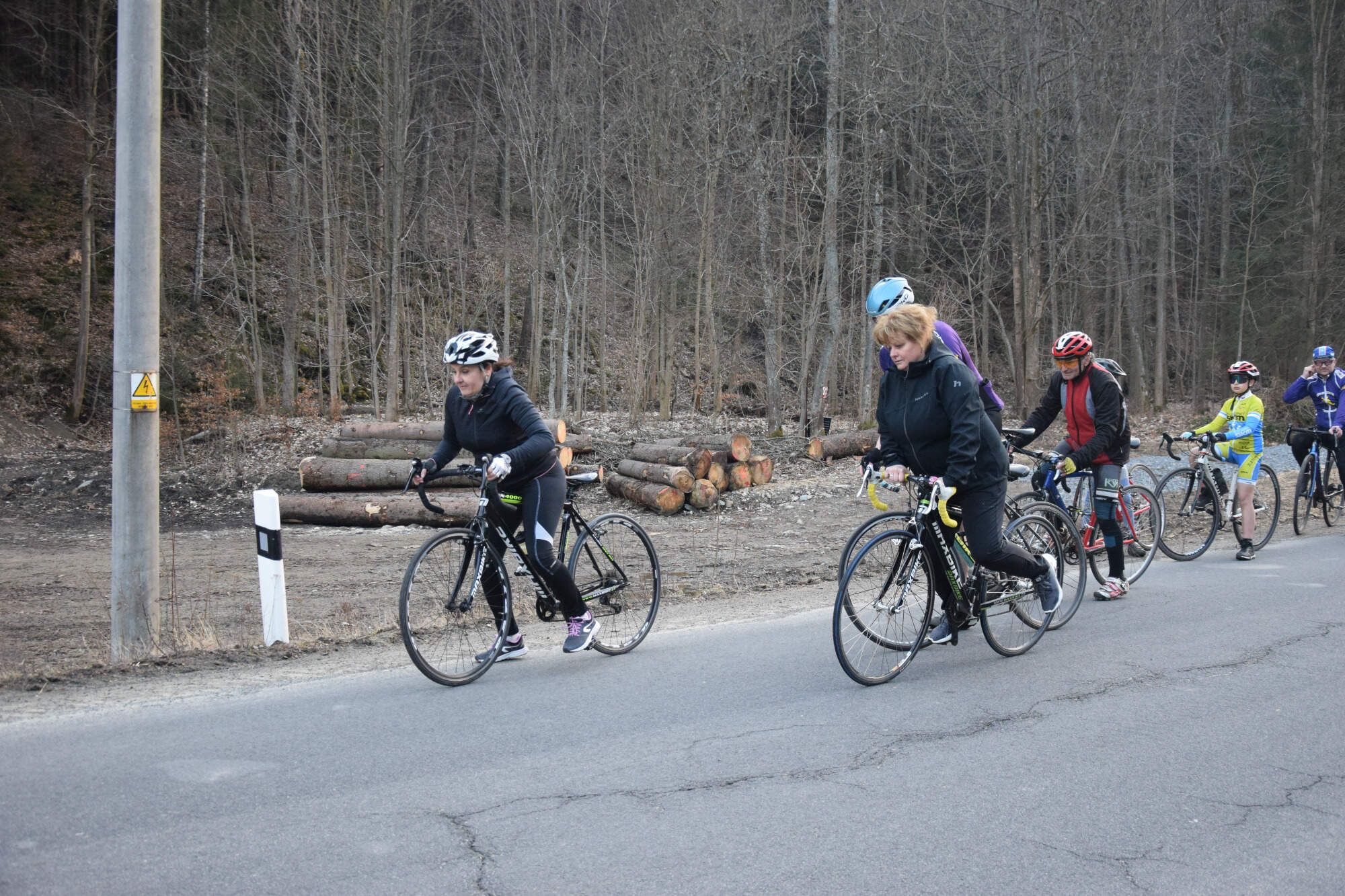 B Scházely se všechny kategorie cyklistů
