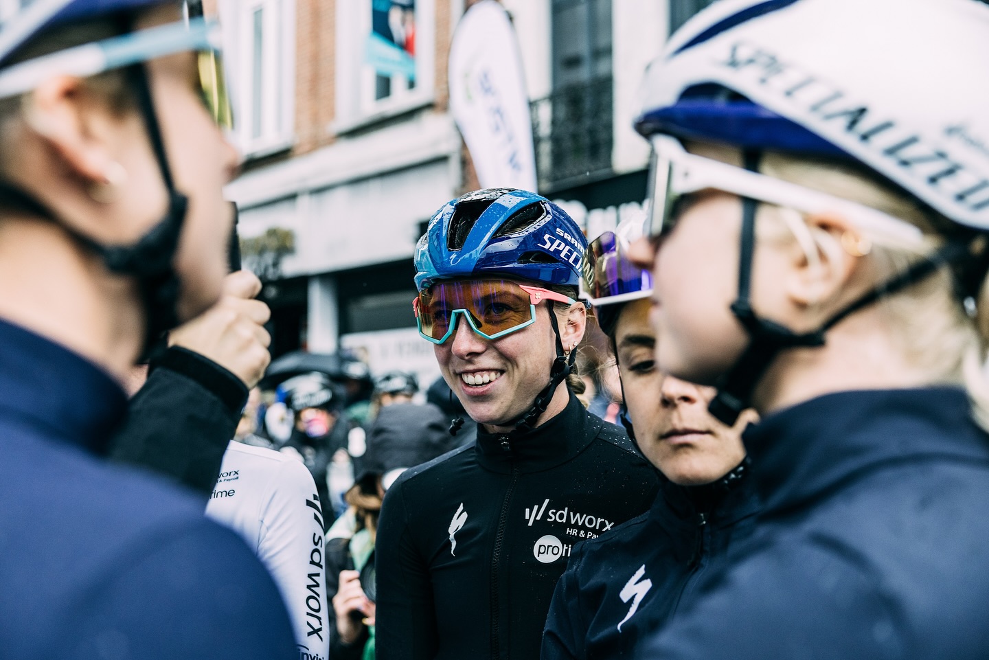WWT stále vede Lorena Wiebes, druhá je Puck Pieterse