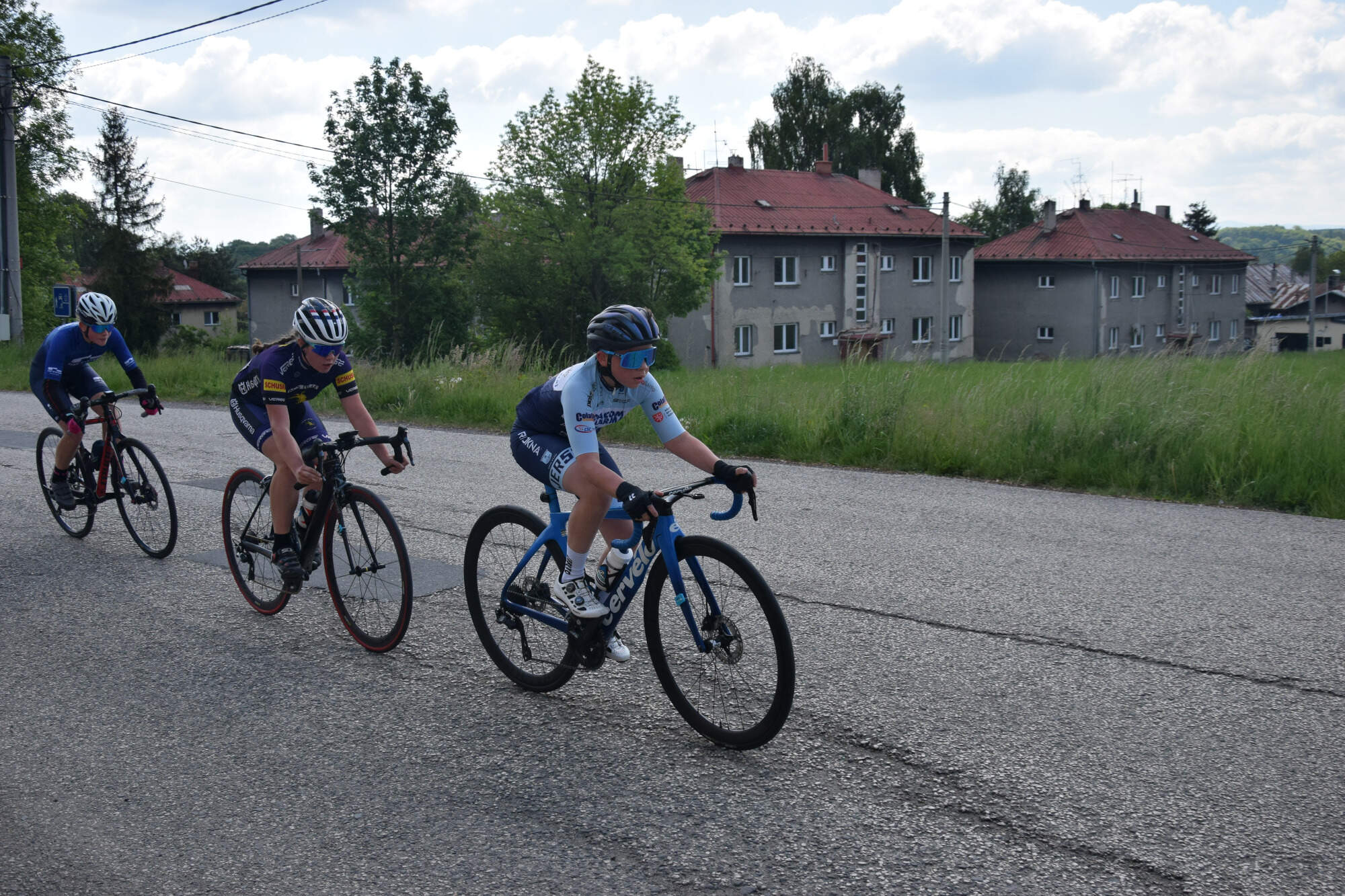 Jízda v háku je písmenem A v silniční cyklistice