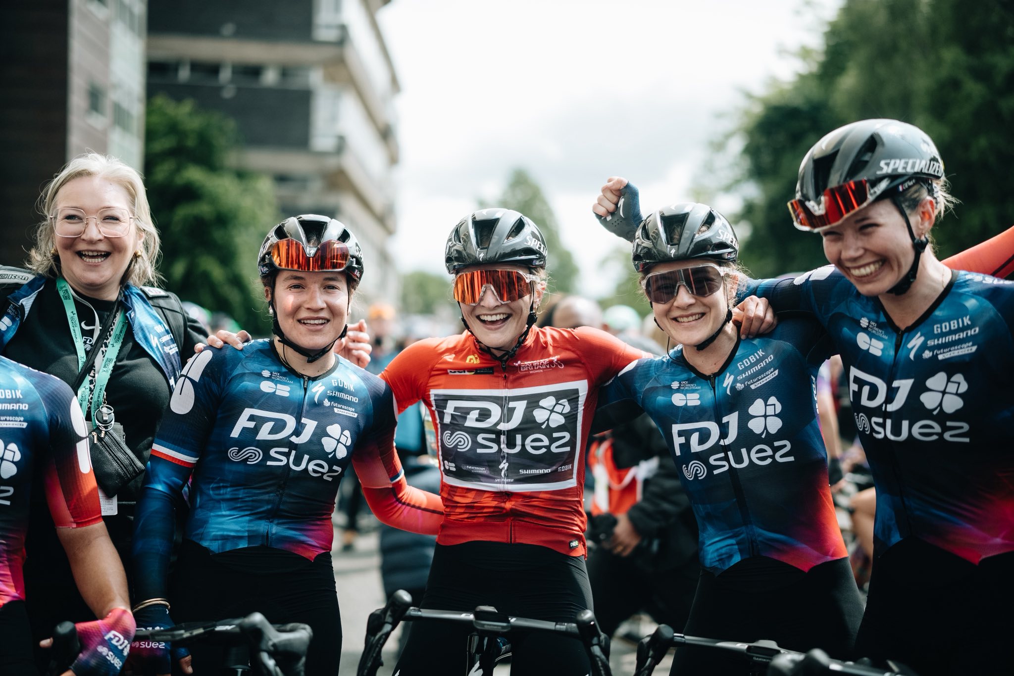 FDJ a uprostřed vítězná Ally Wollaston - to je z Anglie