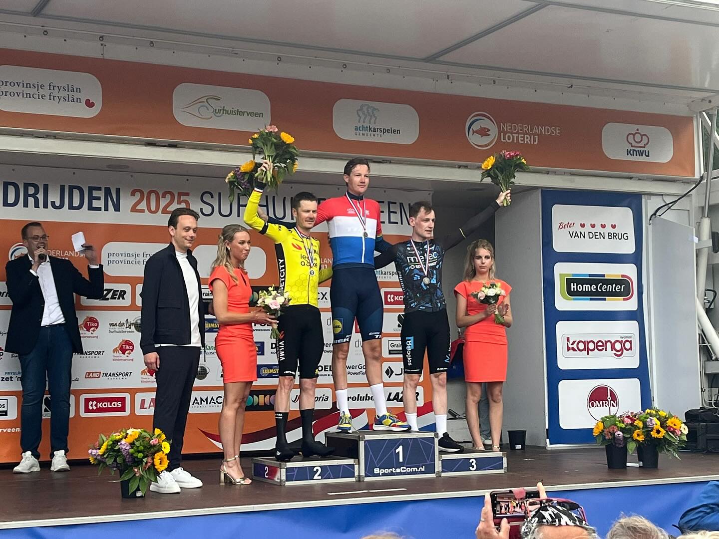 K Holandská časovkářská bedna se 198cm vysokým vítězem Danem Hoolem