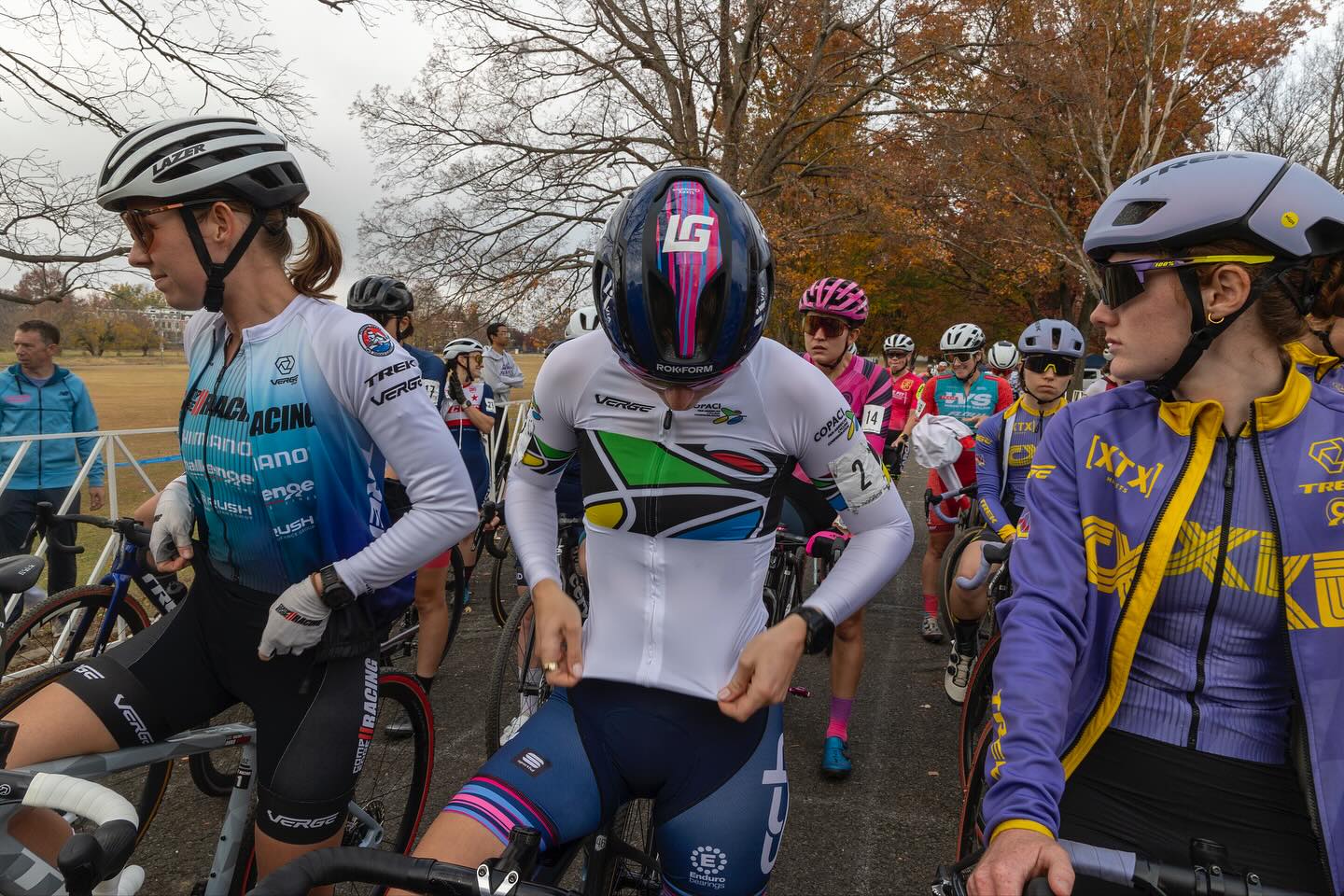 Lizzy Gunsalus v panamerickém dresu - všechny dámy byly buď z Ameriky, nebo z Kanady