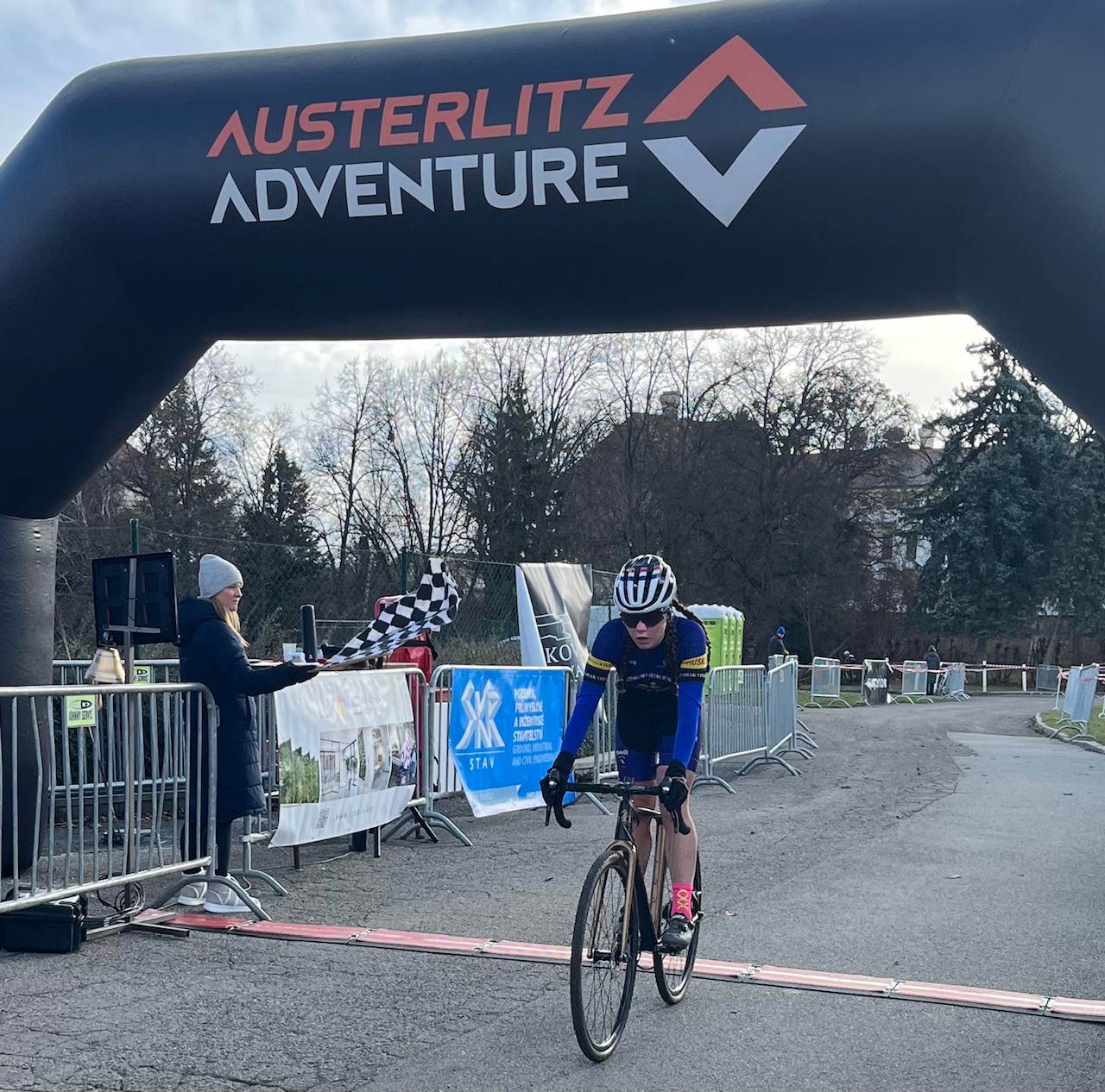 Terka Míčková v cíli ve Slavkově