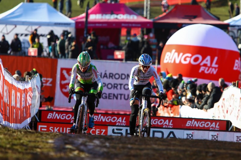 Sara a Inge, kde nechaly Lucindu